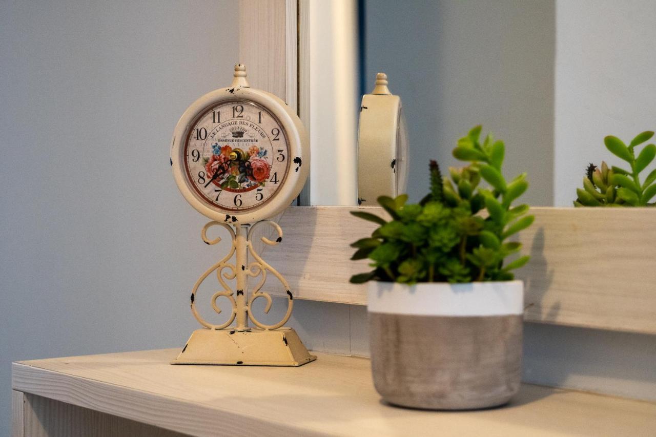Athena's Polychrono